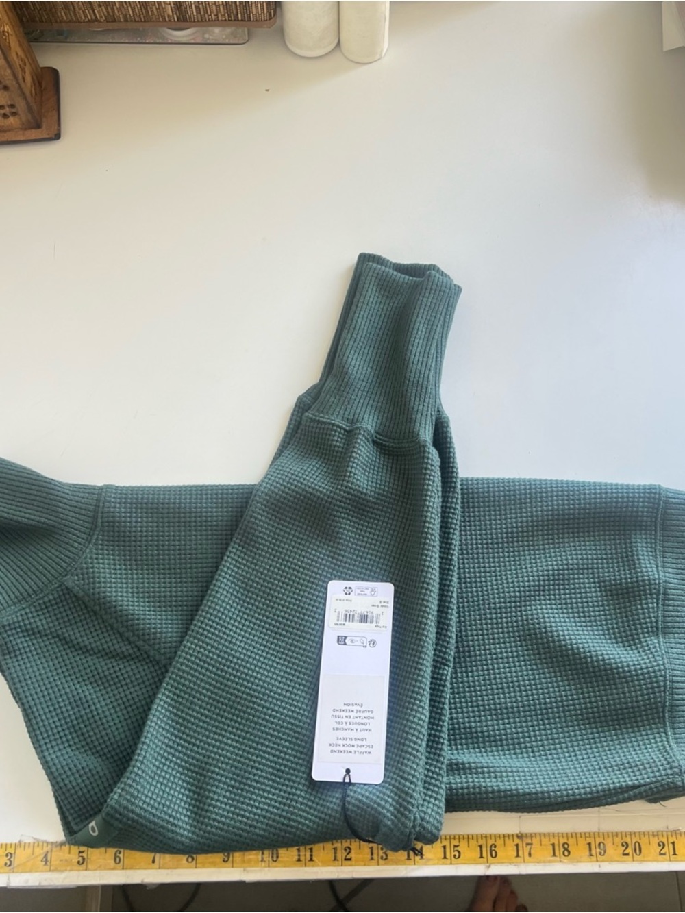 ALO Yoga Waffle Weekend Escape Mock Neck Sweatshirt  Clover Green  S NWT - Picture 15 of 15